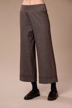 Load image into Gallery viewer, Peruzzi Houndstooth Trousers W26507
