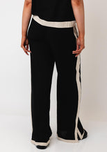 Load image into Gallery viewer, Deck by Decollage Black Trousers 12660
