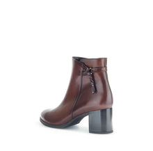 Load image into Gallery viewer, Gabor Brown ankle Boot 55.692.24
