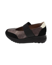 Load image into Gallery viewer, Wonder Pewter and Black Shoe A-4011
