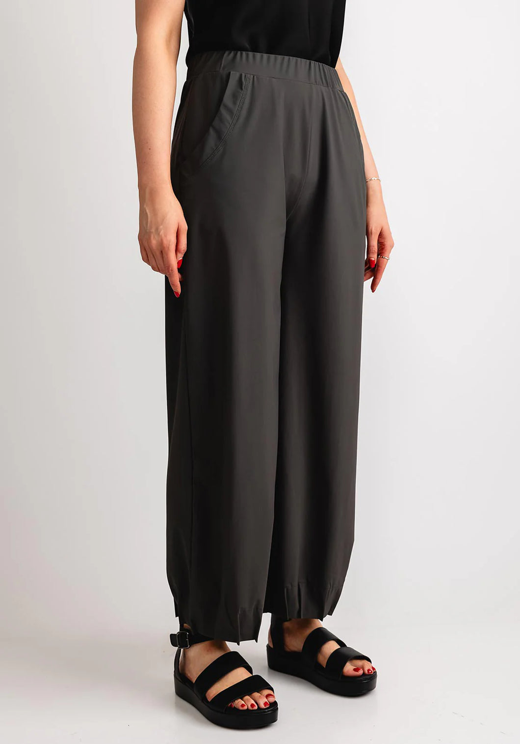 Naya Pin Tuck Hem Trousers - Forest Green NAW24153