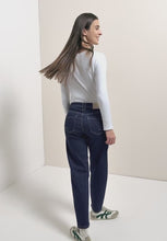 Load and play video in Gallery viewer, Cecil Barrel Leg Jeans 28inch 380549/10236

