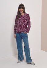 Load and play video in Gallery viewer, Cecil Wine and Pink Blouse 346927
