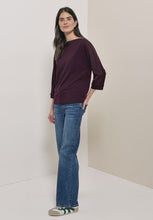 Load and play video in Gallery viewer, Cecil batwing top 324293 (wine)
