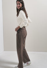 Load and play video in Gallery viewer, Cecil Brown Denim 380045
