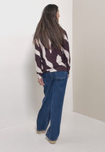 Load and play video in Gallery viewer, Cecil Mulberry Pattern Top 324156
