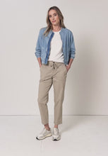 Load and play video in Gallery viewer, Street One Buff Grey Cargo Style Trousers 378683/16381
