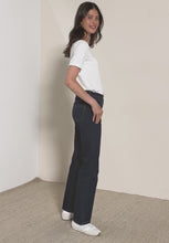 Load and play video in Gallery viewer, Cecil Style Toronto Bootcut Jeans 379669 Colour- 10236
