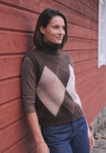Load and play video in Gallery viewer, Cecil Sleeveless Knit With Argyle Pattern 304173
