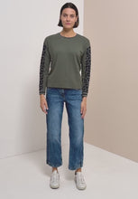 Load and play video in Gallery viewer, Cecil 3/4 Sleeve Split Neck Top 325694
